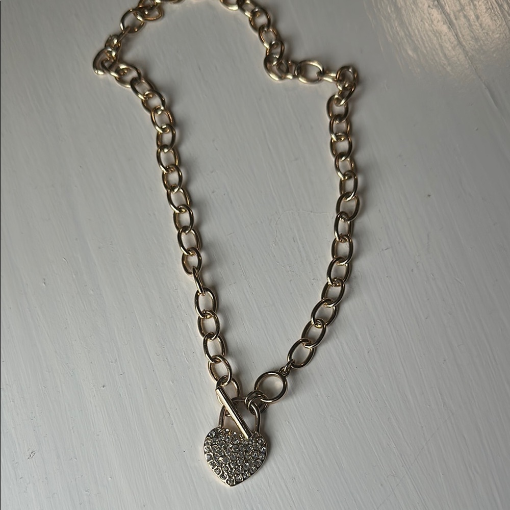 Chunky Chain Necklace with Textured Pendant